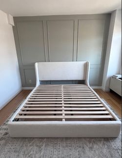 *Still In Box* Queen Castlery Dalton Storage Bed Beach Linen