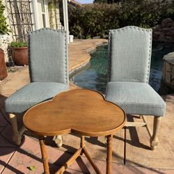 Accen Table & Chairs