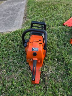 Shop ECHO
20 in. 59.8 cc Gas 2-Stroke Rear Handle Timber Wolf Chainsaw
