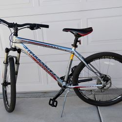 Cannondale Mountain Bike - Frame in Great Shape!
​Cannondale mountain bike. It’s a solid, lightweight ride with a high-quality aluminum frame (EN 1476