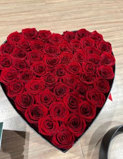 50 count heart shaped preserved flowers