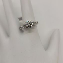 GIA Certified Ladies Diamond Engagement Ring