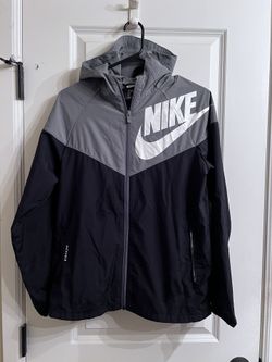 Nike Windbreaker - Like New - Youth XL 