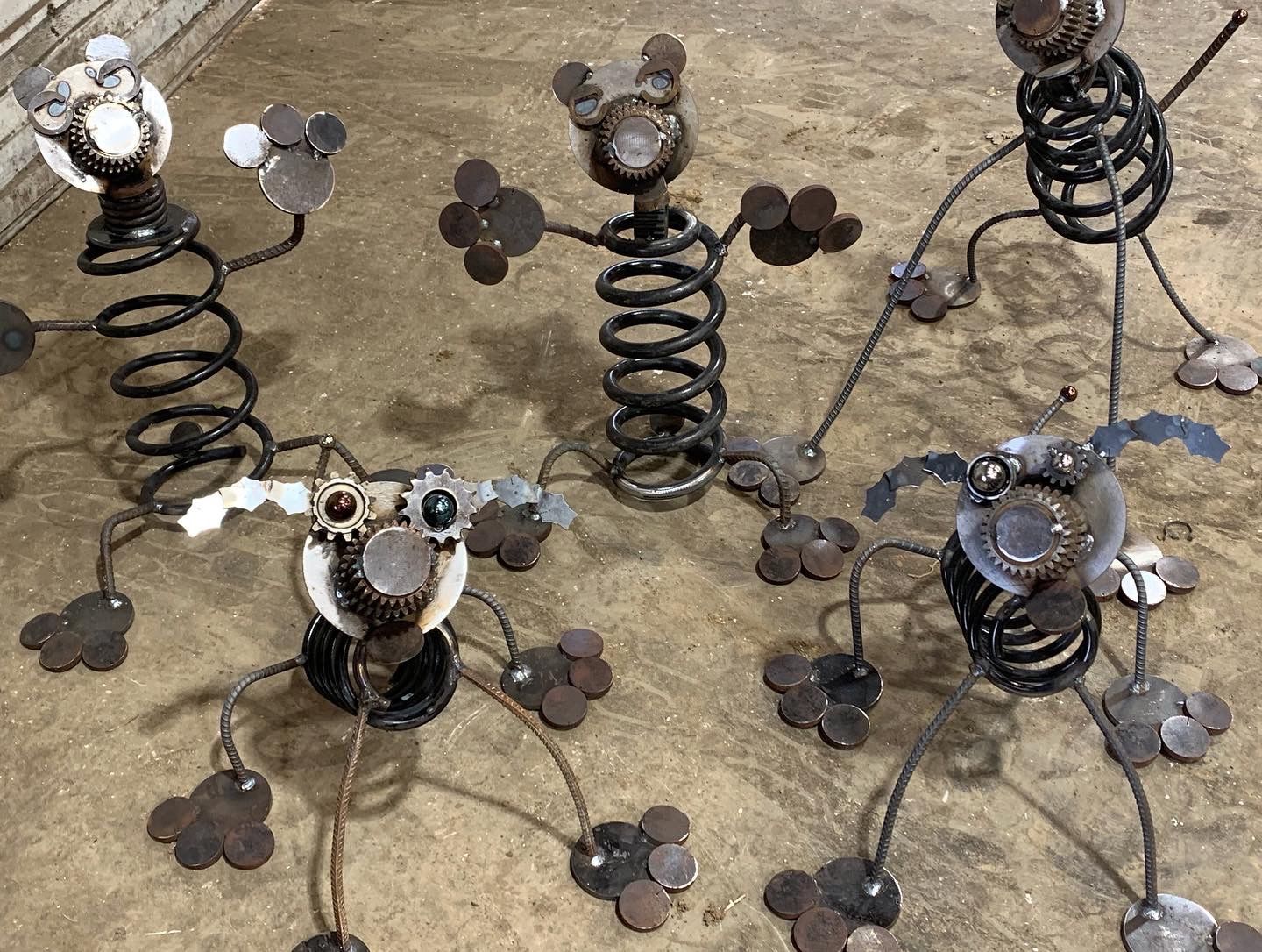 Recycled Metal Yard Art Large Dogs And Bears
