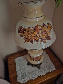 Vintage hurricane 3 way lamps. Excellent condition