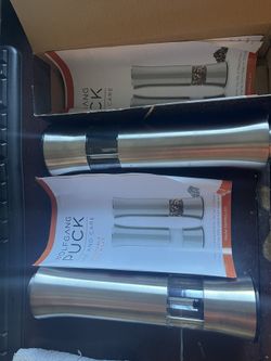 battery powered salt and pepper shakers 