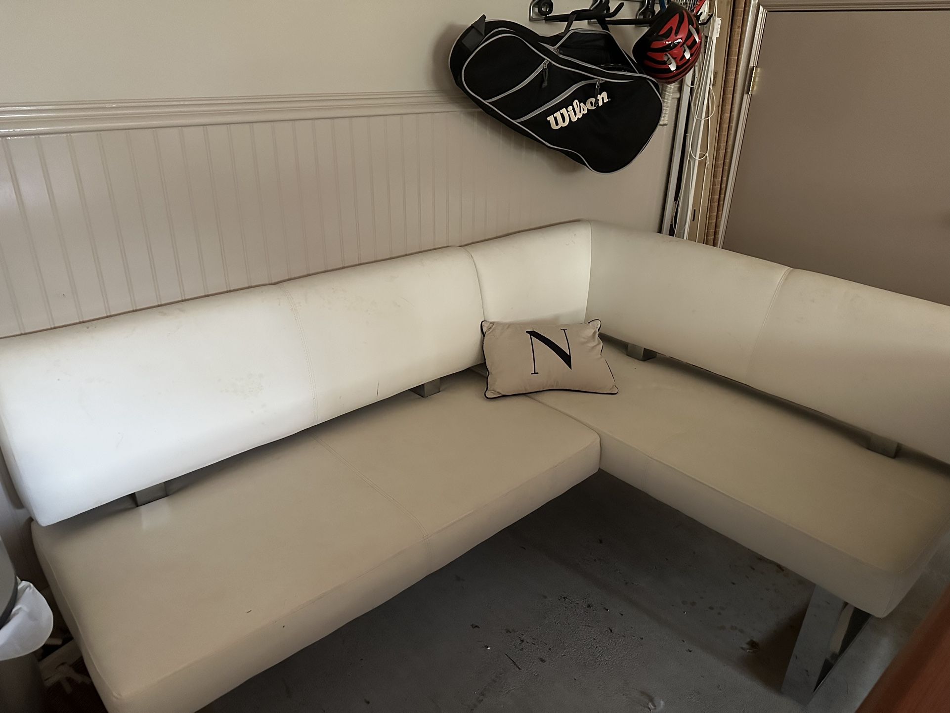 Crème Leather Bench