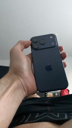 Apple iPhone 17 pro unlock no sim restrictions 256gb blue color great condition 10/10 battery 100%