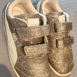 New Toddler Fashion Glitter Shoes. Size 7. $15
