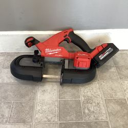 Milwaukee (2829S-20) Compact Dual Trigger Band Saw With Battery 