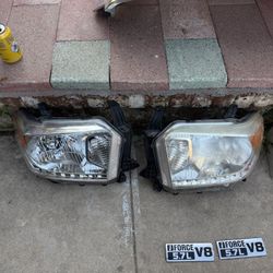 Toyota Tundra Headlight 14’-20’