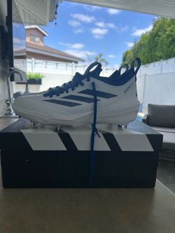 Baseball cleats