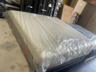 Tempur-Pedic Mattress Still in Plastic Wrap king