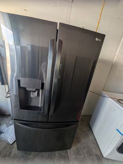 Black stainless steel refrigerator