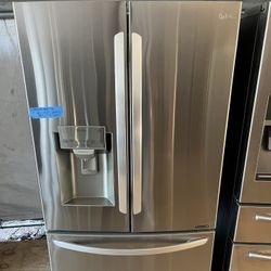 Lg French Door Refrigerator   60 day warranty/ Located at:📍5415 Carmack Rd Tampa Fl 33610📍