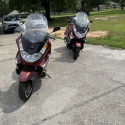 2 Matching Red Atlantic 500s (2003)
