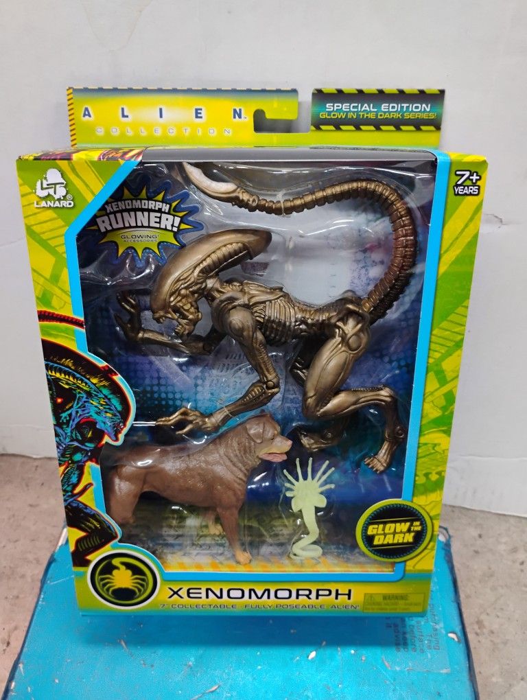 Lanard Alien Collection Special Edition Glow in the Dark Xenomorph Runner action figure set.