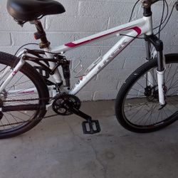 TREK FUEL EX5.5 MOUNTAIN BIKE FULL SUSPENSION
