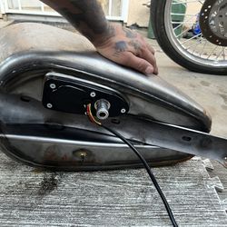 Harley Sportster Tank And Fuel Pump 2007+