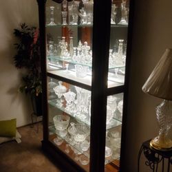 Gorgeous Display Case ( items  inside NOT included )