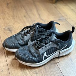 Nike Running Shows Boys 5Y