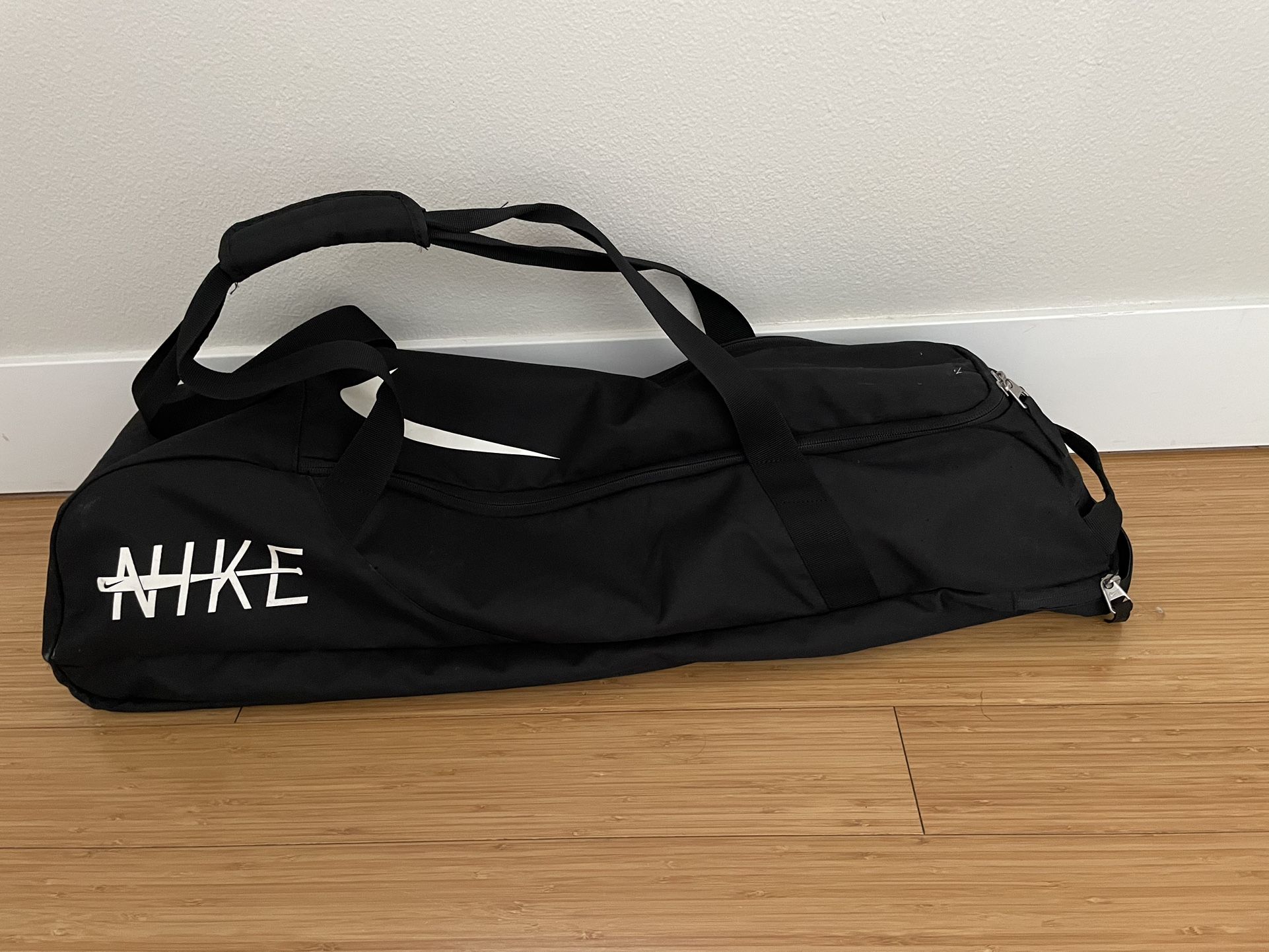 Nike Baseball/Softball Bat and Essentials Bag