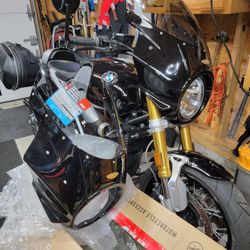 Givi A800N UNIVERSAL Windscreen for Sale in Deer Park, NY - OfferUp