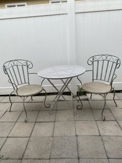 Folding Table and 2 Chairs 🪑🪑