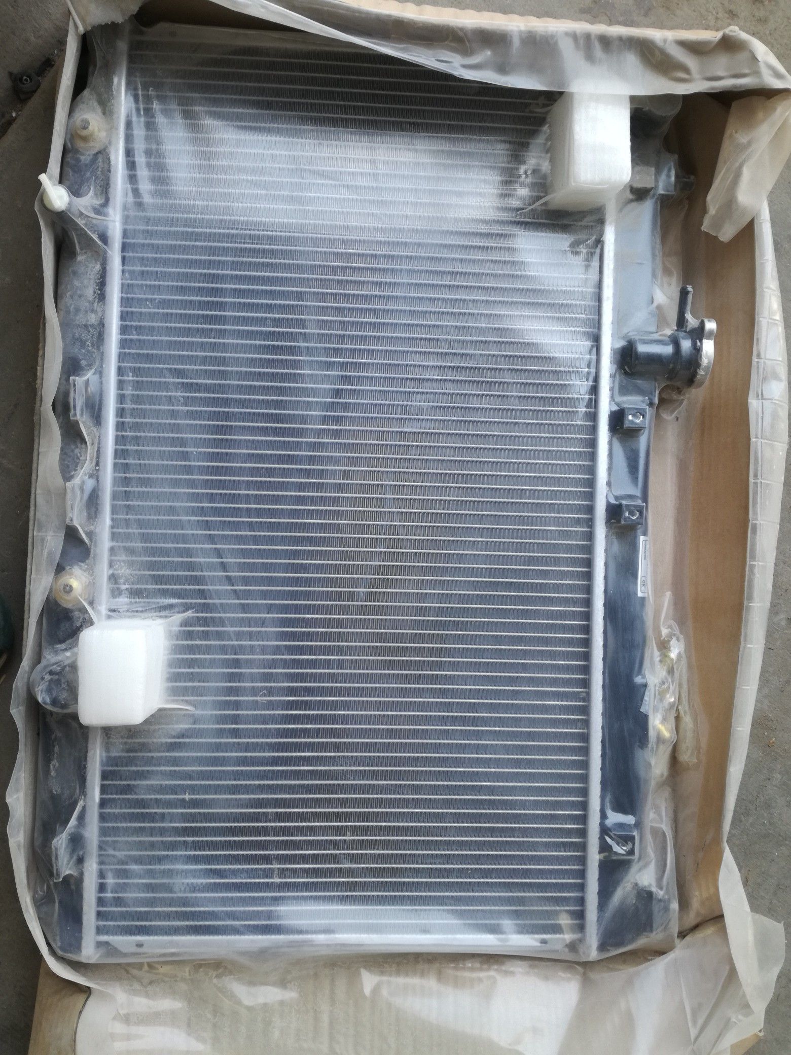 Brand new radiator for Honda fit 2003