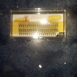Glue on indivual Eyelash