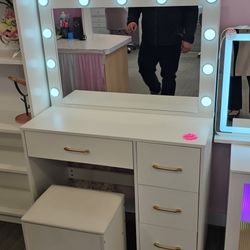 Vanity Table With Mirror Light Bulbs With Stool 
