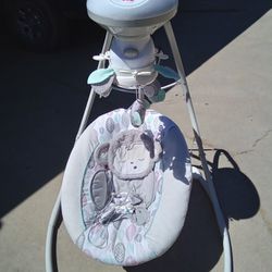 Fisher Price 3in1 Infant Swing  Has Cord Music And Mobile Lights 