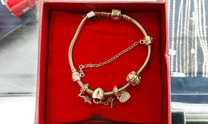 Charm Bracelet Yellow Gold 14k (.585) 29.4 grams 6 inch