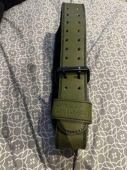 Weightlifting belt