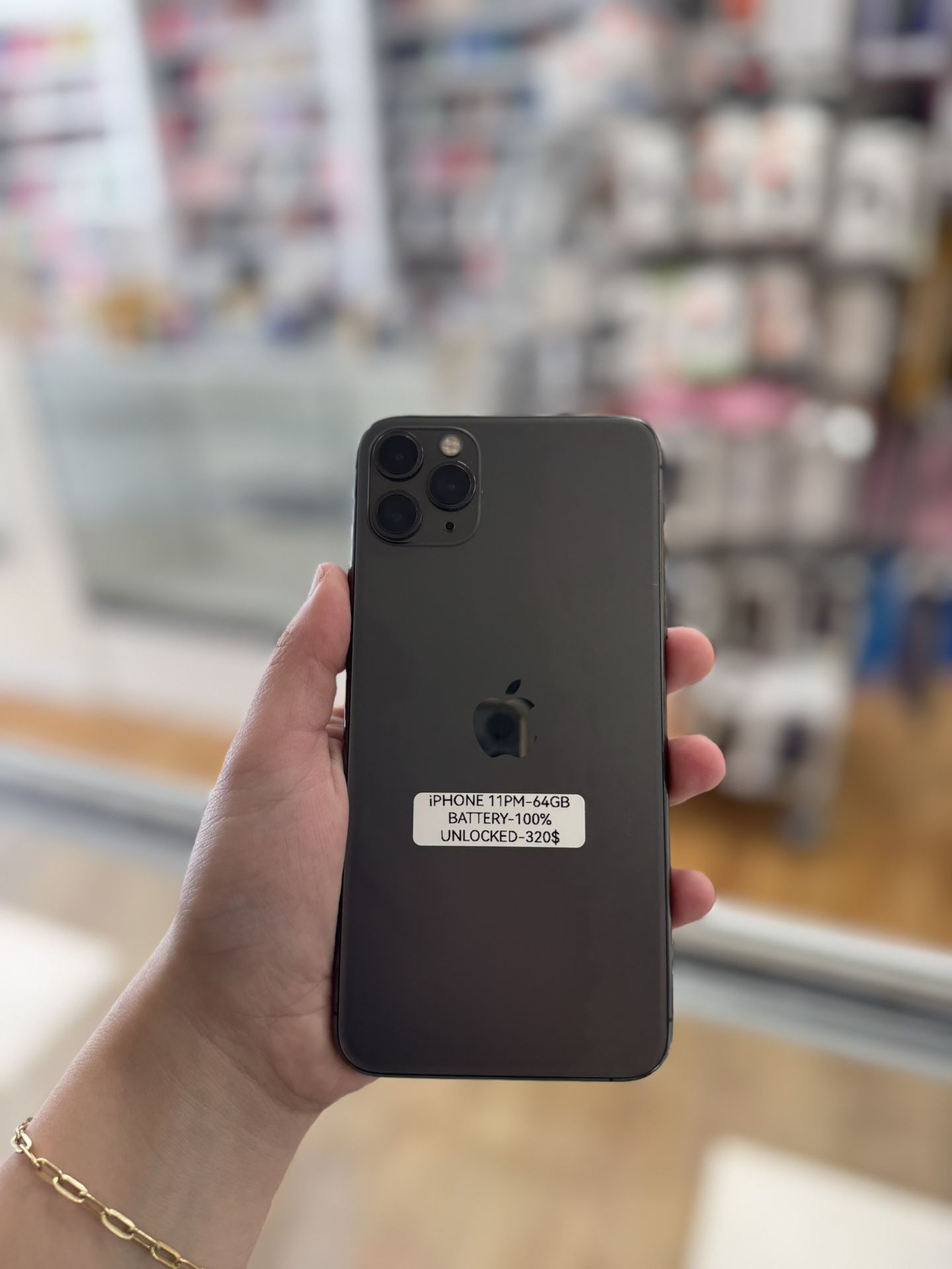 11 pro max. 100% battery health