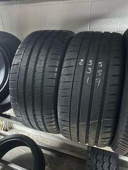 PAIR OF TIRE 235 35 19 MICHELIN 85% LIFE