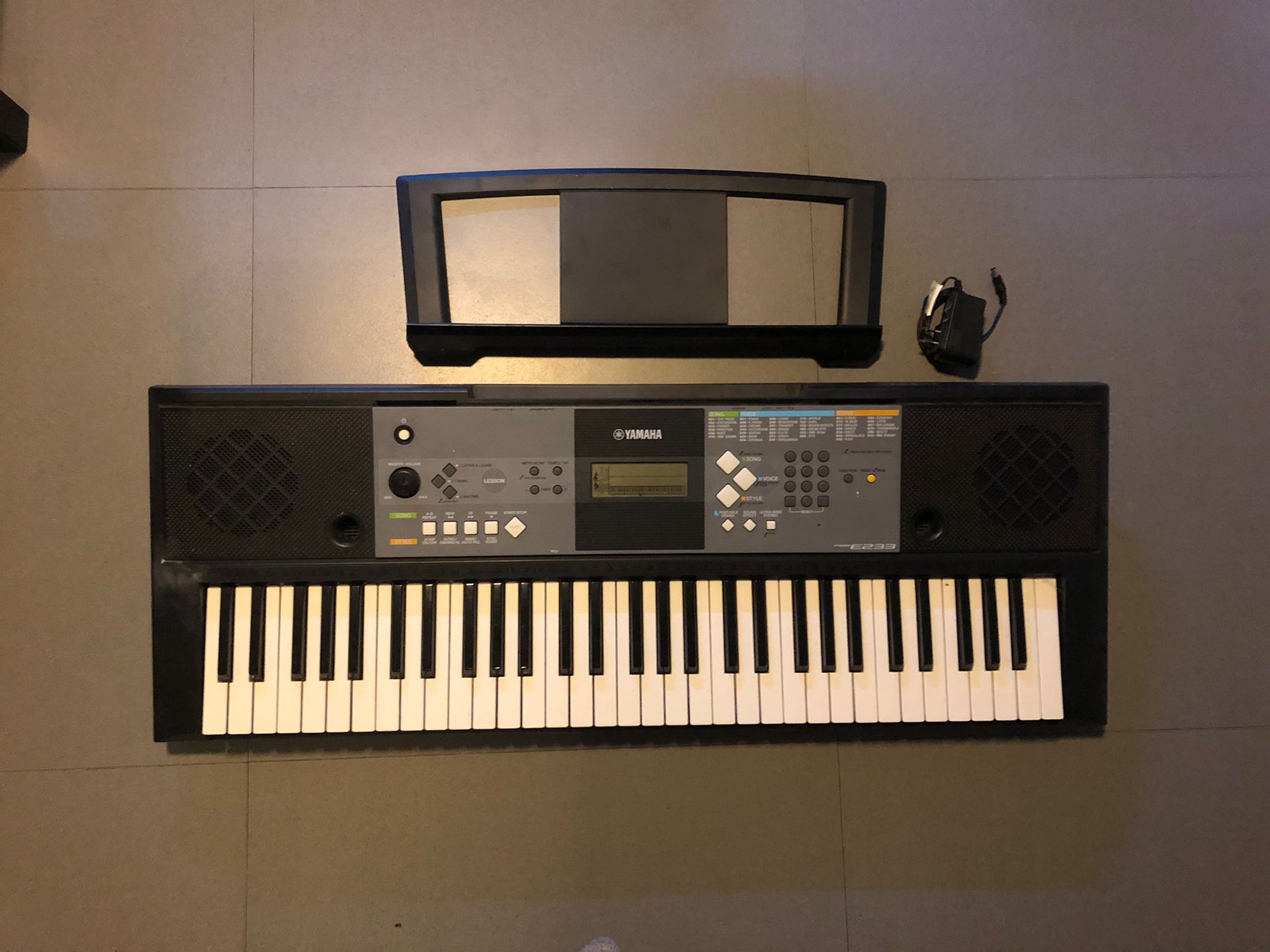 Yamaha PSR E233 Keyboard With Stool 