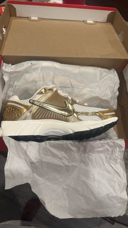 Nike Vomero 5 women’s size 8
