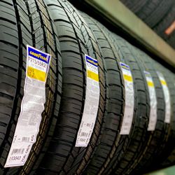 Goodyear Eagle LS2 275/55/20 Chevy Silverado Tahoe Suburban GMC Sierra Yukon Ford F-150