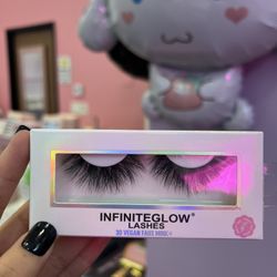 Infinite Glow Lashes 