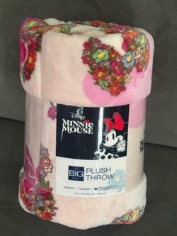 New Disney Minnie Super Soft Oversized Blanket Throw 60 X 72”