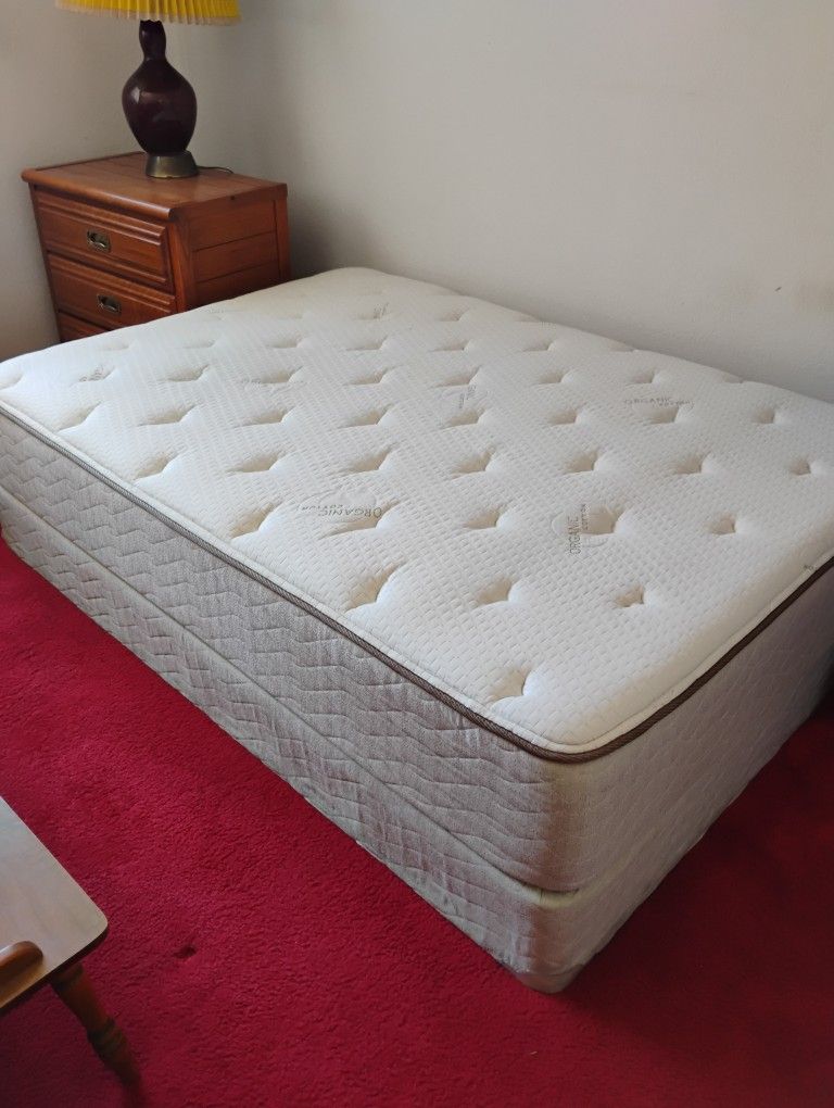 Full Size Mattress And Box spring