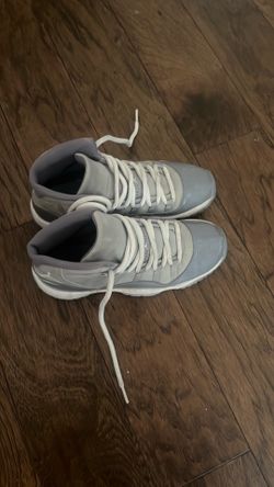 Cool grey Jordan 11s (size 7.5 in kids)