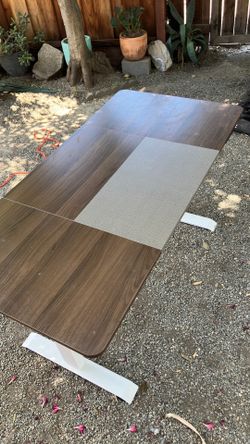 Adjustable height table