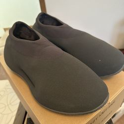 Size 13 Yeezy Knit Runner