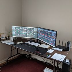 Office Desk

71 x 30 x 29

Excellent condition.
Pickup only in Mayfield Heights. Thanks.