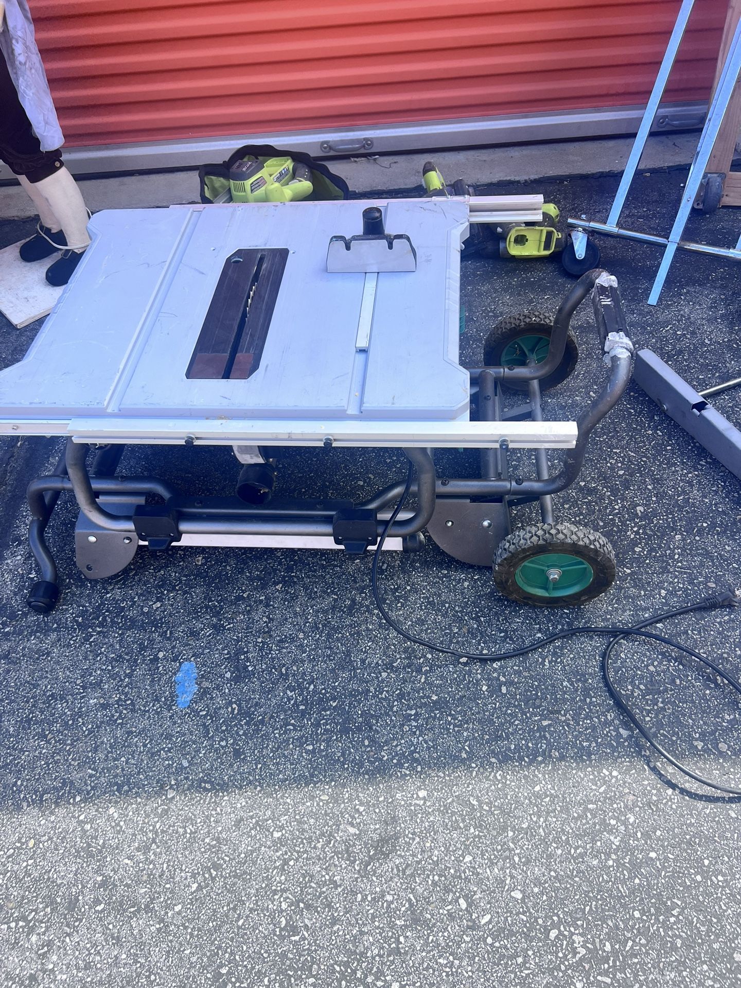 Hitachi table saw with builtin dolly
