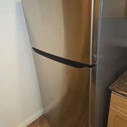 Top Mount Refrigerator 