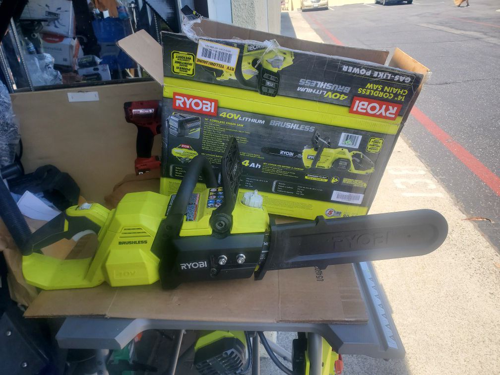 RYOBI View the Collection 14 in. 40-Volt Brushless Lithium-Ion Cordless Chainsaw,