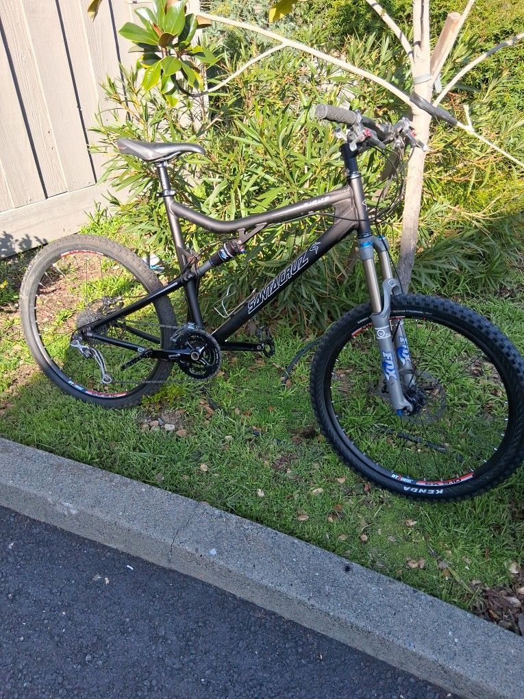 Santa Cruz Blur LT Full Suspension MTB
